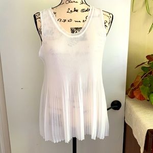 Ellie Tahari new light pleated top